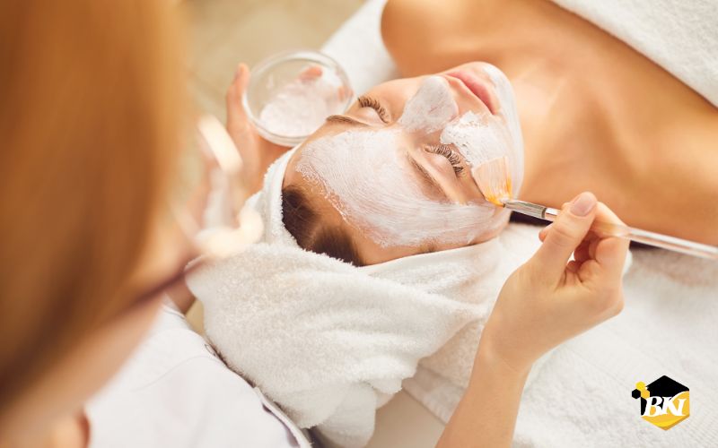 Tuyển Sinh Trung Cấp Nghề Chăm Sóc Sắc Đẹp - Học nhanh ra bằng sớm 6 Lý do nên tham gia khóa học Trung Cấp Nghề Chăm Sóc Sắc Đẹp