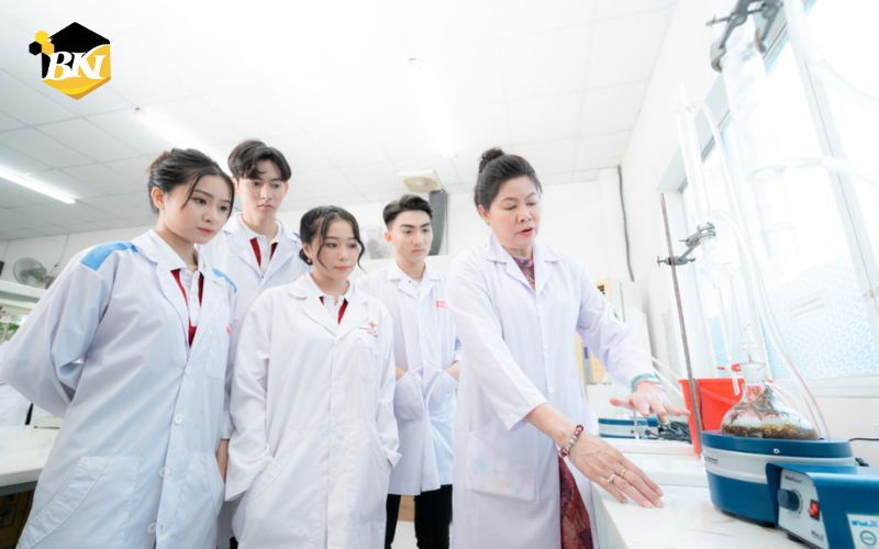 Thông báo xét tuyển Khóa Học Trung Cấp Dược Online 