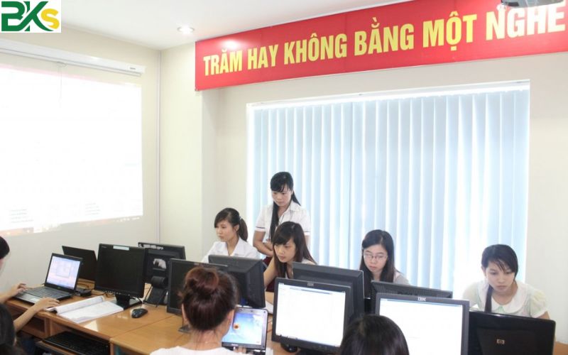 Cơ Hội Việc Làm Đa Dạng Trong Ngành Kế Toán Doanh Nghiệp