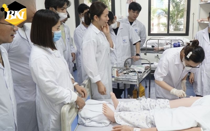 Tìm hiểu về ngành học Cao đẳng Điều dưỡng Chính quy