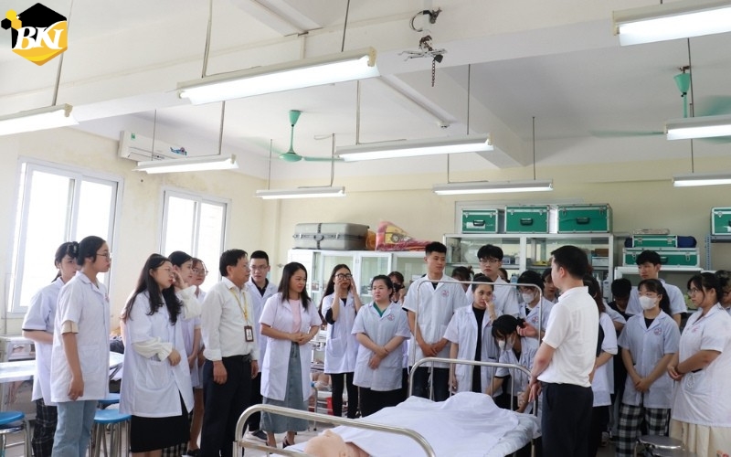 Cơ hội việc làm Cao đẳng Điều dưỡng sau khi ra trường? 7 Chọn Trường Trung cấp BKI để học Cao đẳng Điều dưỡng