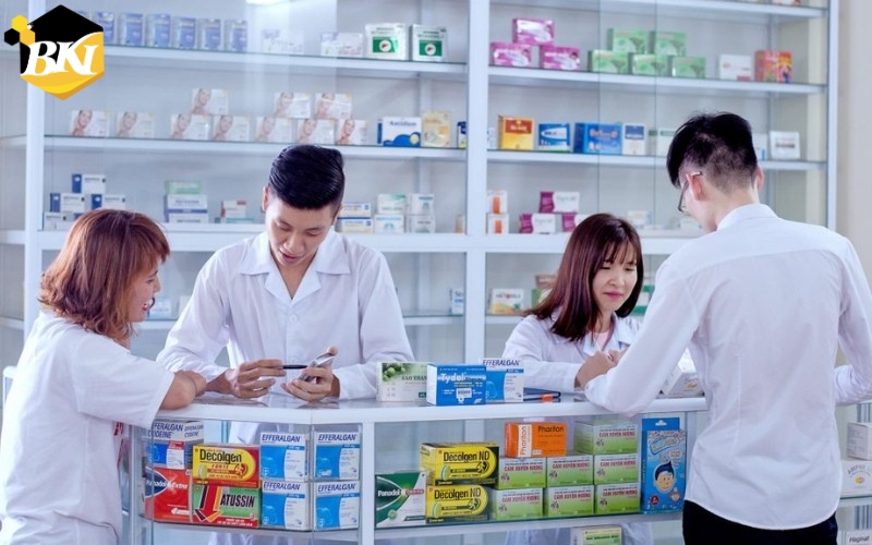 Khóa học Cao đẳng Dược Sĩ uy tín - chi phí rẻ - mới nhất 2025? 8 Cơ hội nghề nghiệp sau khi tốt nghiệp