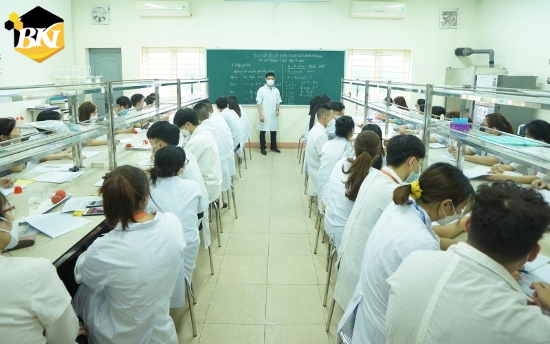Cơ hội việc làm Cao đẳng Dược sĩ sau khi ra trường? 5 Giới thiệu chung về khóa học cao đẳng dược sĩ