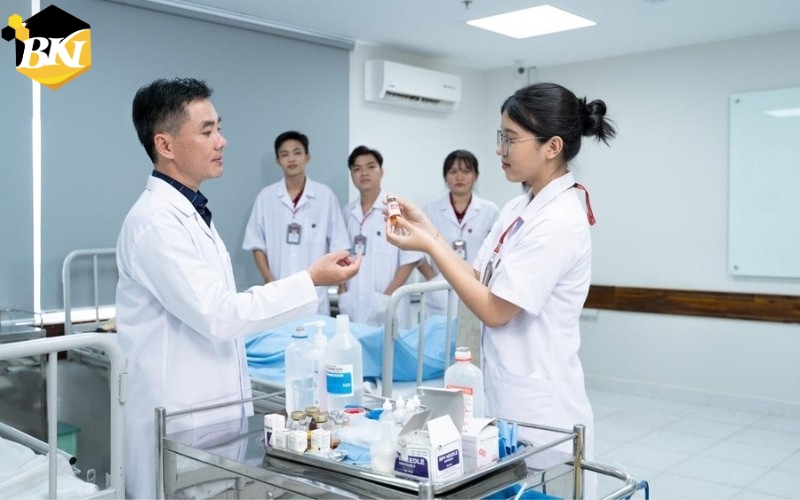 Cơ hội việc làm Cao đẳng Y sĩ đa khoa sau khi ra trường? 7 Tham gia Học cao đẳng y sĩ đa khoa uy tín tại TP.HCM
