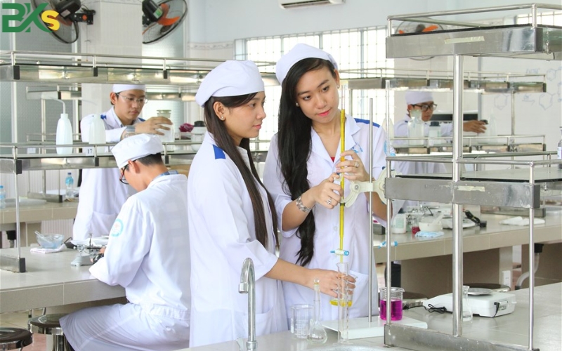 Học Cao đẳng Dược sĩ là gì? 