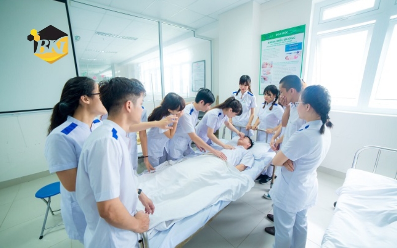 Hướng dẫn chọn trường Cao đẳng Điều dưỡng chất lượng tại TpHCM 5 Những điều lưu ý khi chọn trường học Cao đẳng Điều dưỡng