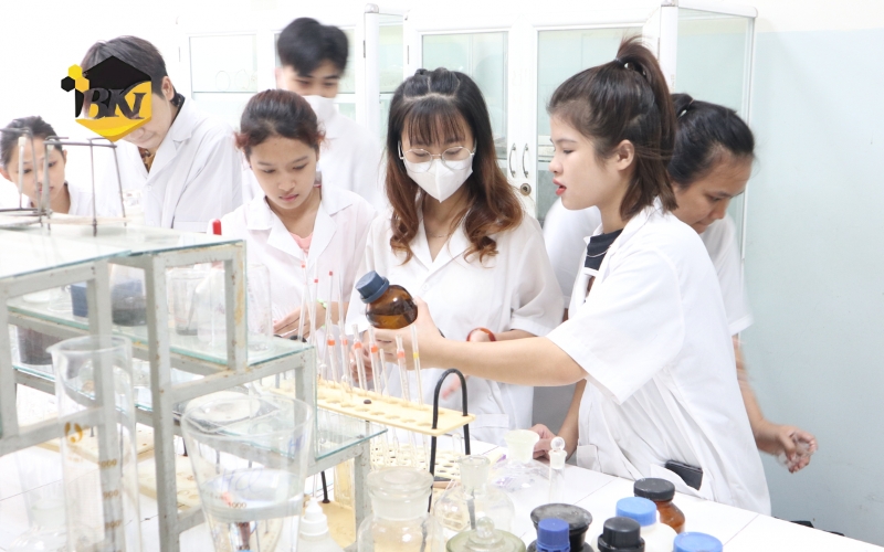 Thông tin tuyển sinh Cao đẳng Dược vừa học vừa làm