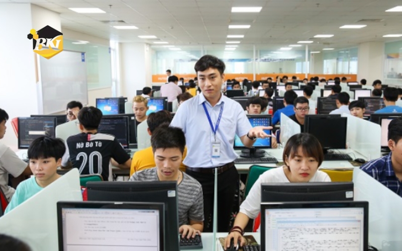 Cơ hội việc làm Trung cấp Công nghệ Thông tin 7 Thông tin tuyển sinh Trung cấp Công nghệ Thông tin
