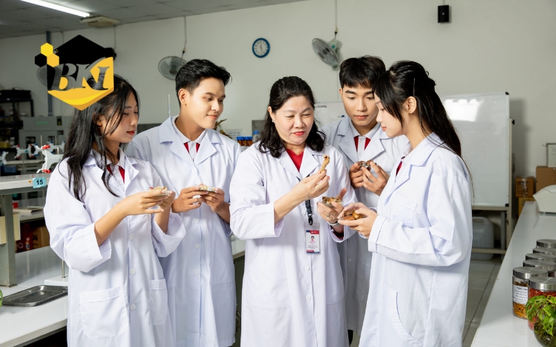 Chương trình khung học từ xa Trung cấp Y học cổ truyền tại BKI