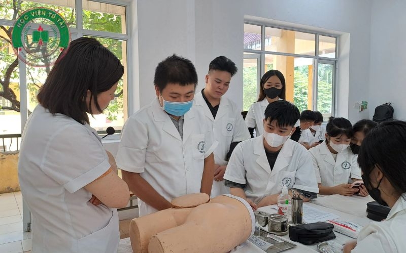 Cao đẳng Y sĩ đa khoa xét tuyển khối nào 2026 6 Thông tin tuyển sinh Cao đẳng Y sĩ đa khoa tại Học viện Tú Tài