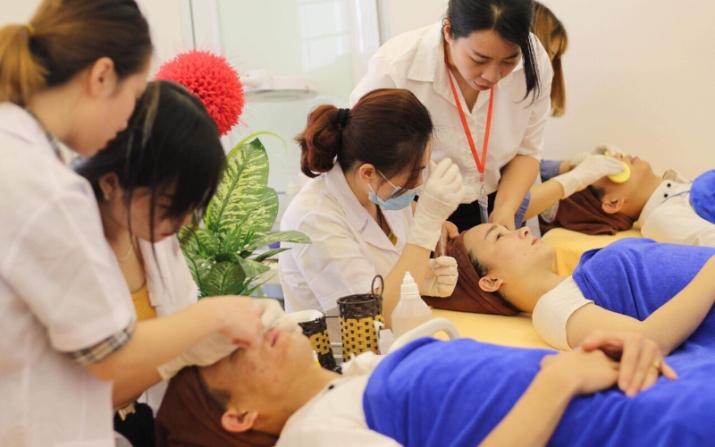 Trung cấp Chăm sóc sắc đẹp là gì?