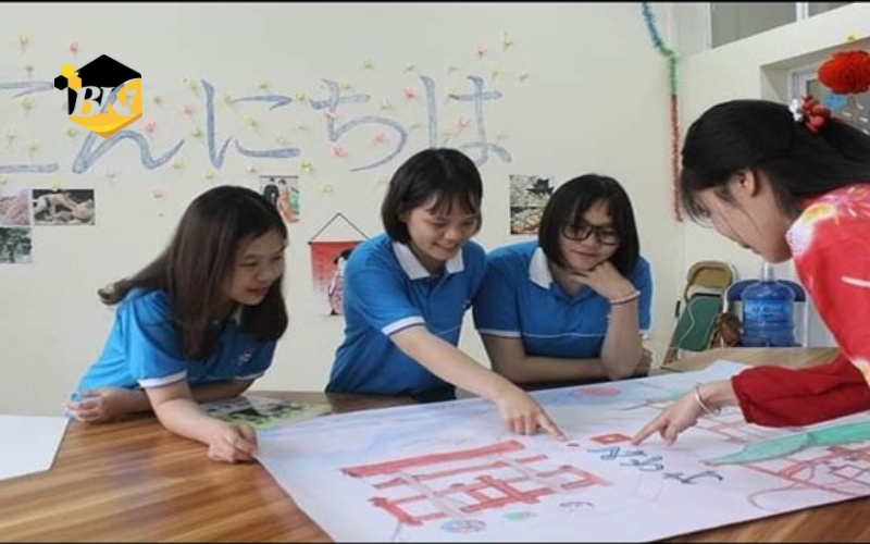 Học văn bằng 2 Trung cấp Tiếng Nhật từ xa ở đâu uy tín? 3 Cơ hội việc làm màu mỡ và thu nhập "khủng" sau khi có bằng Trung cấp Tiếng Nhật