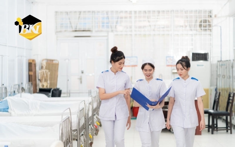 Liên thông Trung cấp lên Đại học Dược: Thời gian và Điều kiện liên thông 5 Tại sao phải liên thông Trung cấp lên Đại học Dược ngay lúc này?