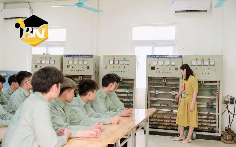 Trung cấp Điện Công nghiệp hệ vừa học vừa làm