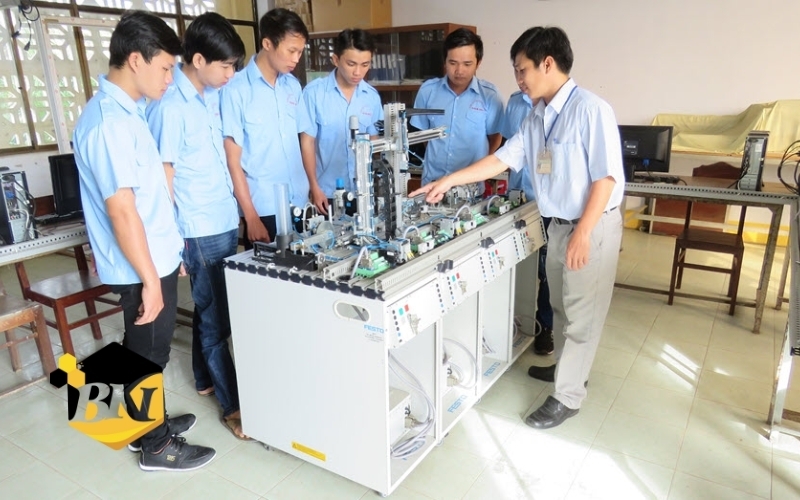 Học từ xa ngành Công nghệ Thông tin tại BKI là học những gì?