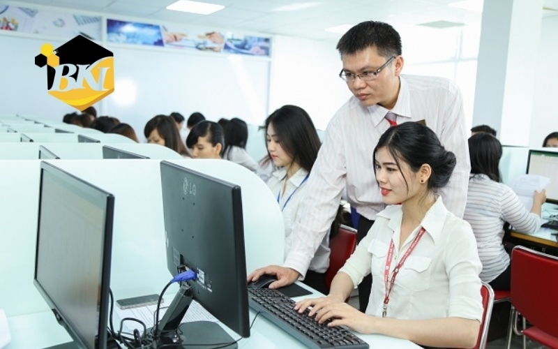 Thông tin tuyển sinh học kế toán từ xa cho người đang đi làm