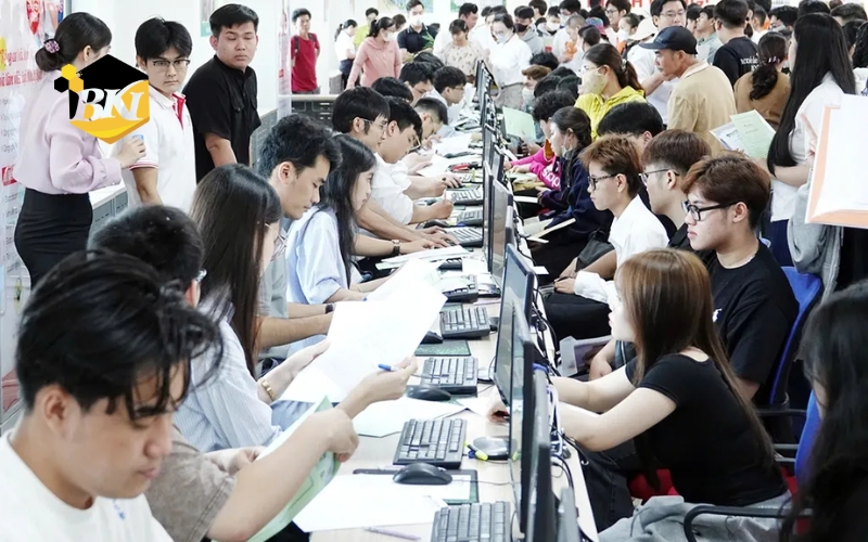 Tiêu chí phân tích giúp bạn dễ dàng lựa chọn đại học hay cao đẳng