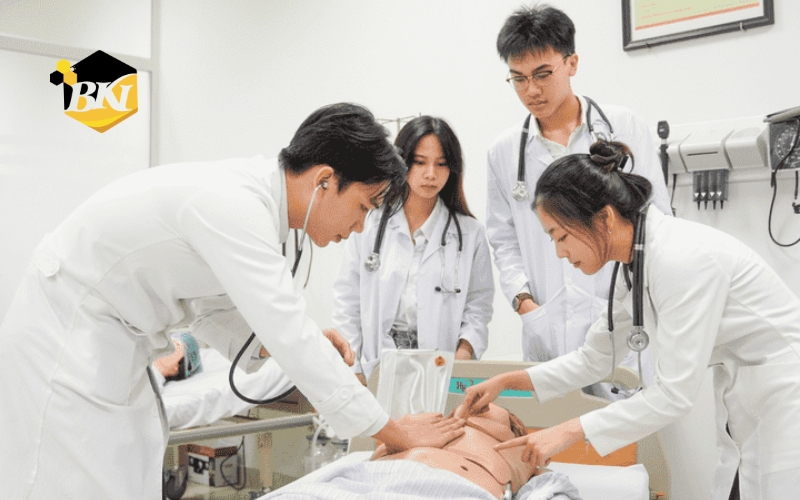 Quy định chi tiết về các khoản lệ phí và thực tập cuối khóa