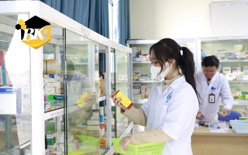 Học bằng Dược sĩ hệ vừa học vừa làm uy tín tại Trung cấp BKI