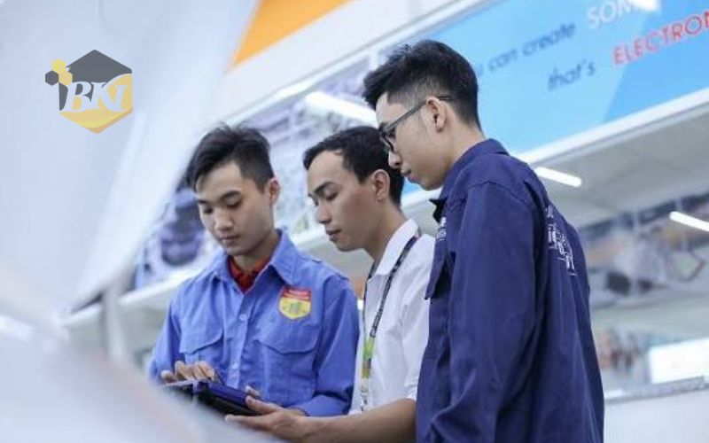 Học ngành Công nghệ Ô tô xin việc có dễ không? 7 Thông tin tuyển sinh học Trung cấp - Cao đẳng ngành Công nghệ Ô tô