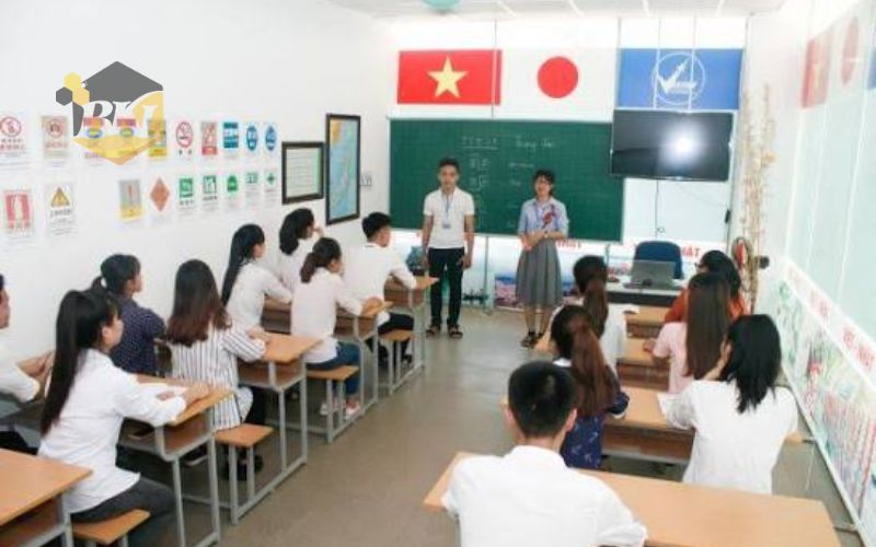 Tại sao người đi làm nên chọn trung cấp Tiếng Nhật hệ văn bằng 2?