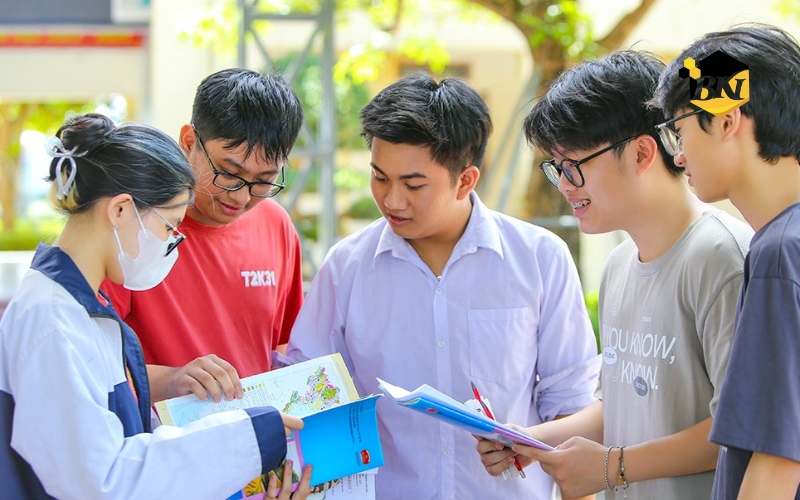 Trường Trung cấp học online - Xét tuyển, Không thi tuyển 6 Tấm bằng tốt nghiệp tại trường trung cấp học online có giá trị pháp lý ra sao?