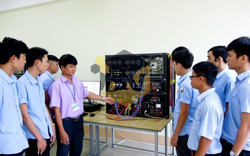 Học điện công nghiệp trực tuyến liệu có đảm bảo tay nghề? 5 Hiểu đúng về học điện công nghiệp trực tuyến - Tại sao lại là xu hướng?