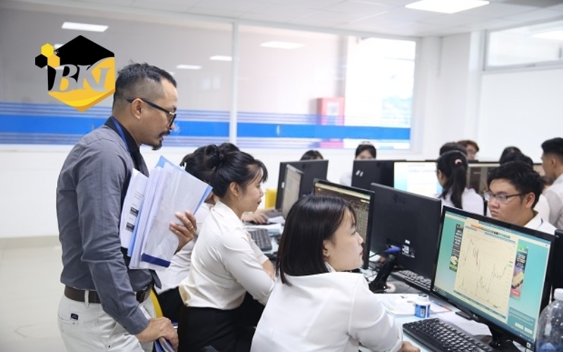 Học phí học trung cấp kế toán T7/CN bao nhiêu là hợp lý?