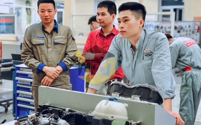 Lợi ích thực tế khi tham gia lớp trung cấp ngành Công nghệ ô tô