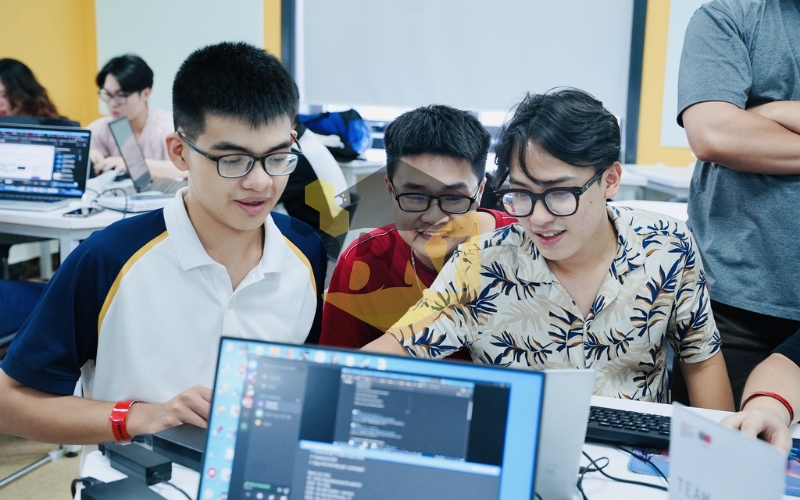 Mở khóa Trung cấp ngành Công nghệ Thông tin - Học T7/CN 5 Chi phí Trung cấp ngành Công nghệ thông tin học T7/CN bao nhiêu?