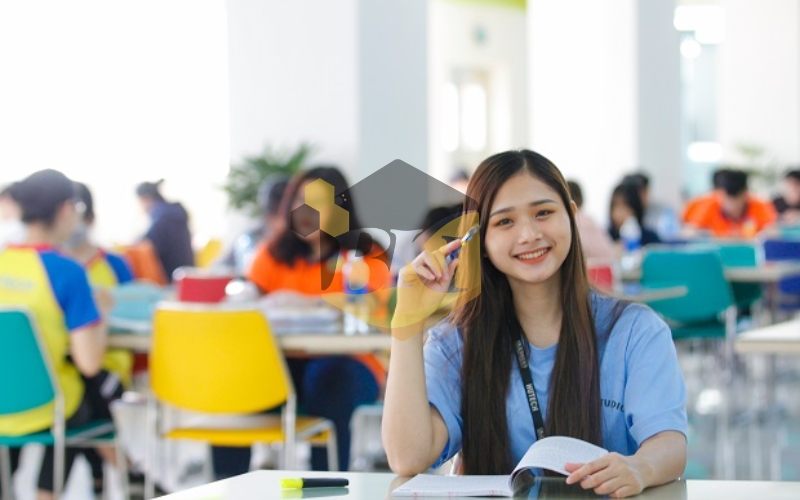 Lớp Trung cấp Tiếng Anh hệ từ xa học cuối tuần 7 Thông tin tuyển sinh Trung cấp tiếng Anh hệ từ xa tại BKI