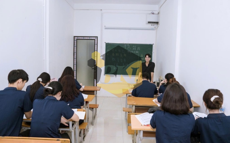 Lớp Văn bằng 2 Trung cấp tiếng Trung cuối tuần cho người đi làm 7 Thông tin văn bằng 2 Trung cấp Tiếng Trung cuối tuần tại BKI